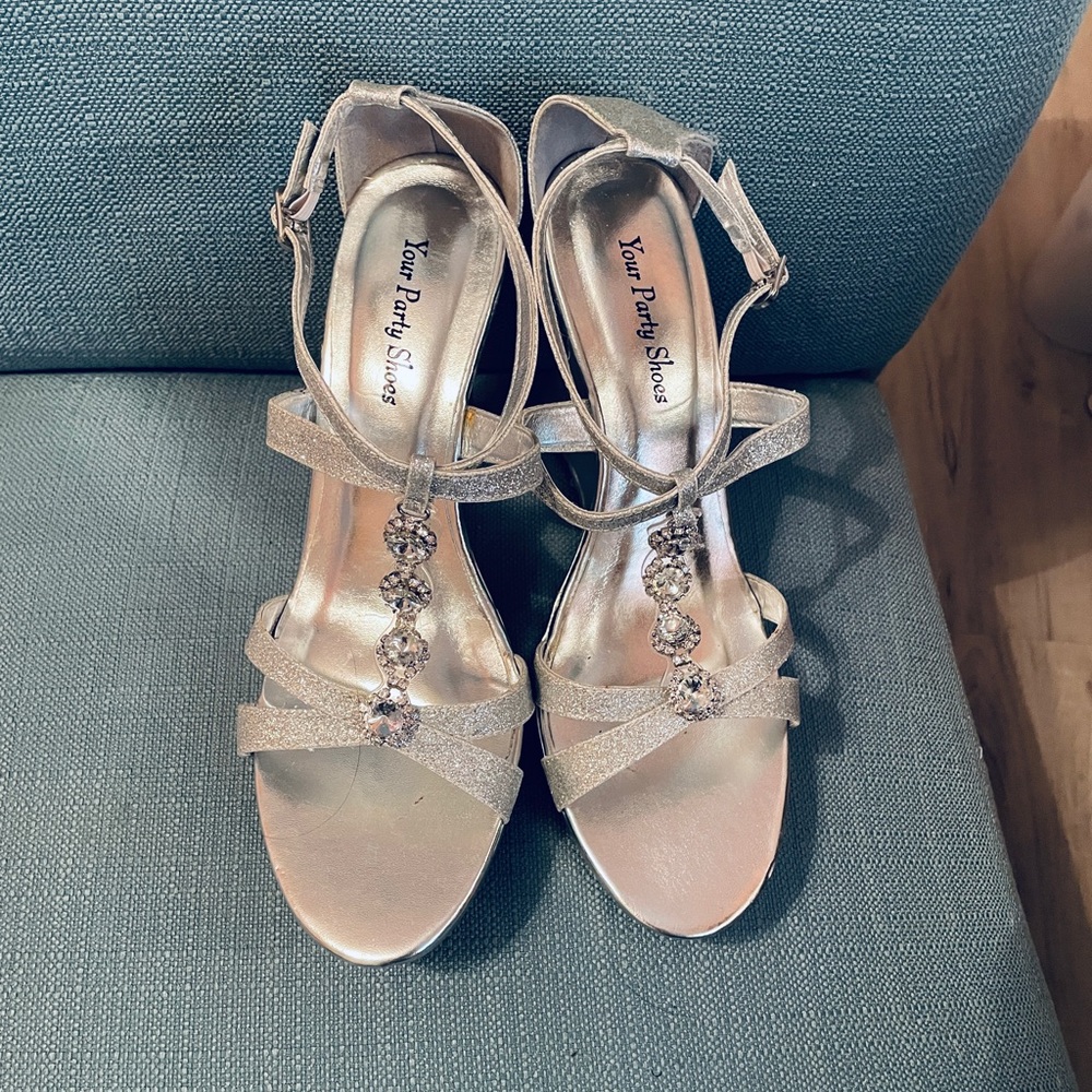 Sandals - Picture 5 of 9